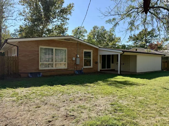 Photo of 302 W 28th Ave, Hutchinson, KS