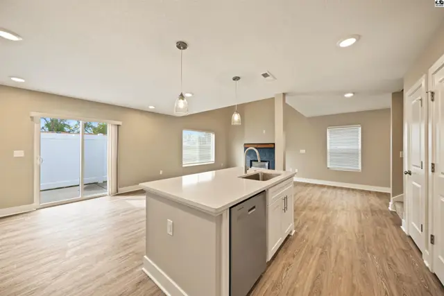 Photo of 1217 Lindbergh Ln, Salina, KS