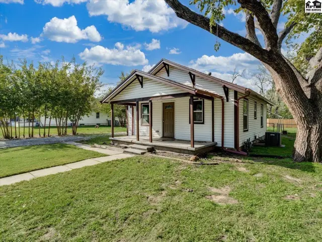 Photo of 313 Liberty St, Hutchinson, KS