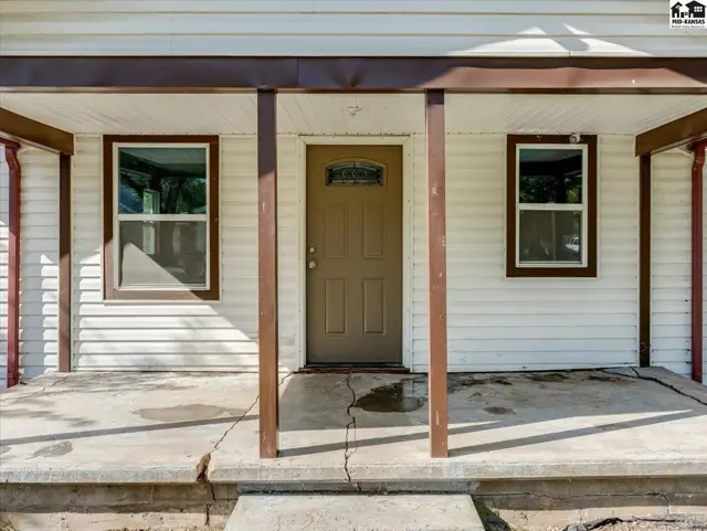 Photo of 313 Liberty St, Hutchinson, KS
