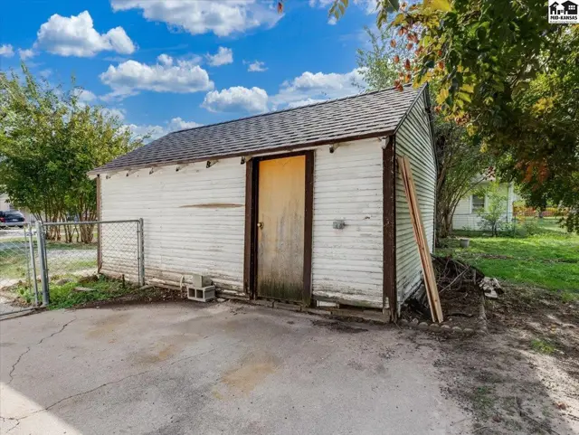 Photo of 313 Liberty St, Hutchinson, KS