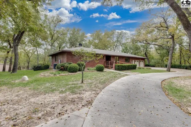 Photo of 2019 E 56th Avenue, Hutchinson, KS