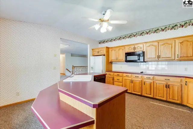 Photo of 2019 E 56th Avenue, Hutchinson, KS
