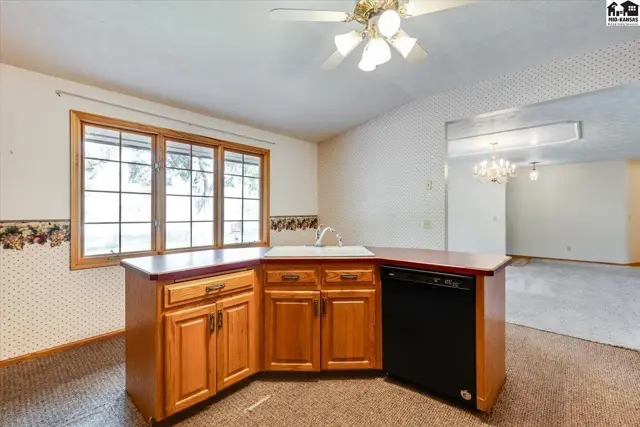 Photo of 2019 E 56th Avenue, Hutchinson, KS