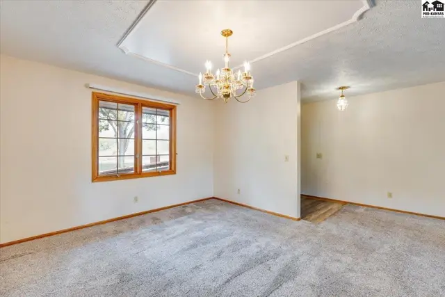 Photo of 2019 E 56th Avenue, Hutchinson, KS