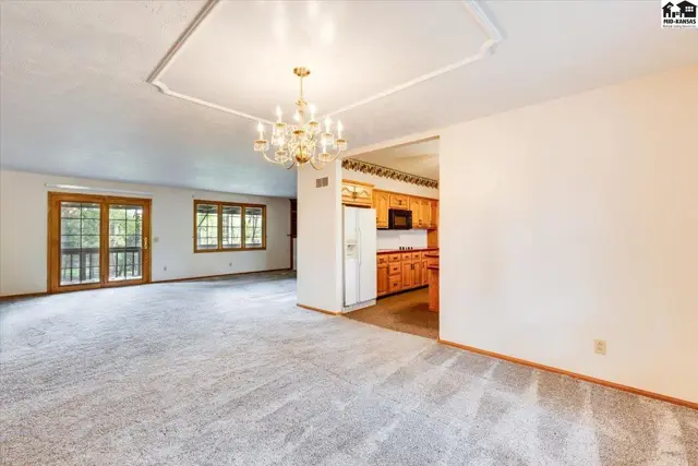 Photo of 2019 E 56th Avenue, Hutchinson, KS