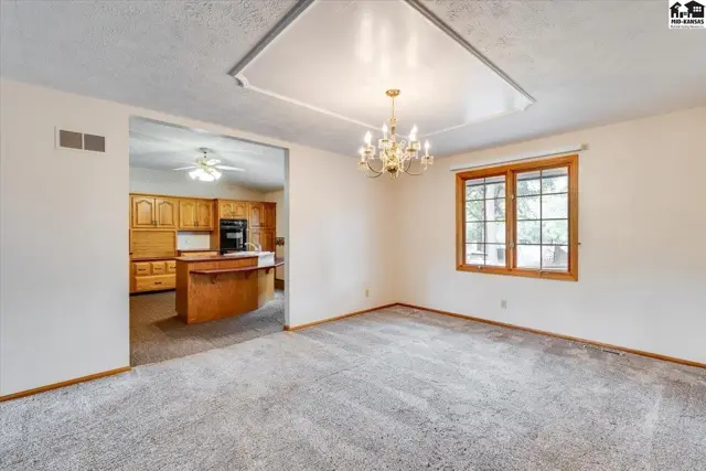 Photo of 2019 E 56th Avenue, Hutchinson, KS