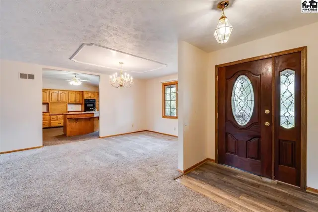 Photo of 2019 E 56th Avenue, Hutchinson, KS