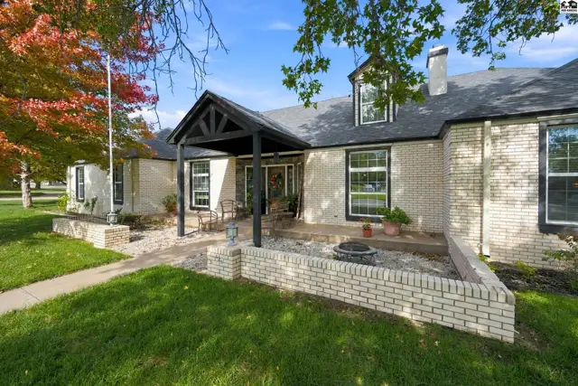Photo of 624 Terrace Dr, Pratt, KS