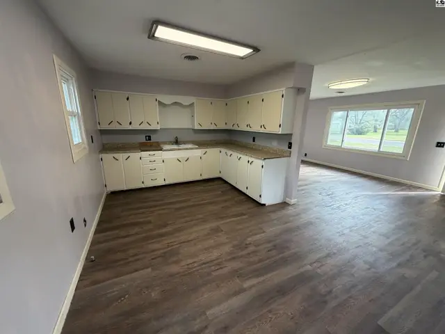 Photo of 310 E avenue c, South Hutchinson, KS