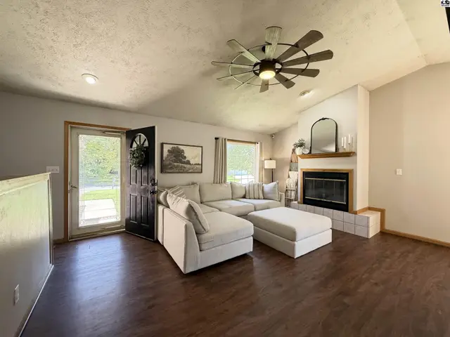Photo of 3509 Rowland St, Hutchinson, KS