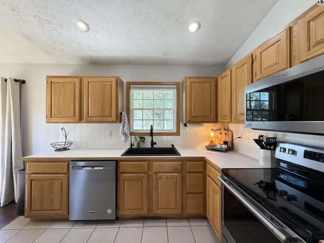 Photo of 3509 Rowland St, Hutchinson, KS
