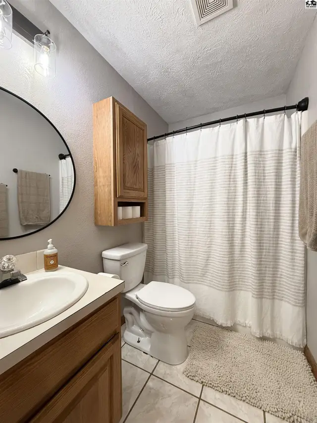 Photo of 3509 Rowland St, Hutchinson, KS
