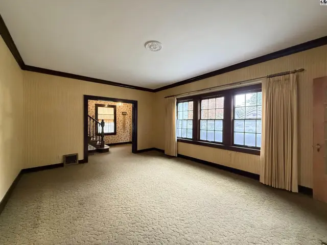 Photo of 115 E 14th Ave, Hutchinson, KS
