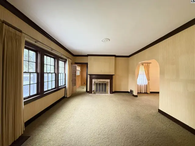 Photo of 115 E 14th Ave, Hutchinson, KS