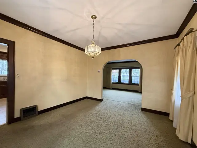 Photo of 115 E 14th Ave, Hutchinson, KS