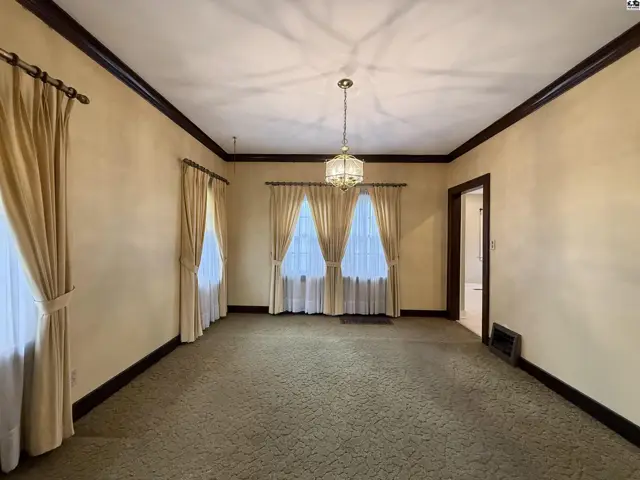 Photo of 115 E 14th Ave, Hutchinson, KS