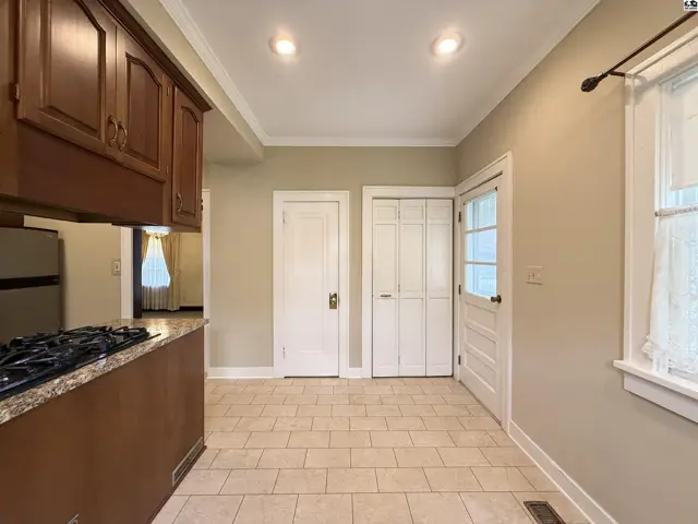 Photo of 115 E 14th Ave, Hutchinson, KS