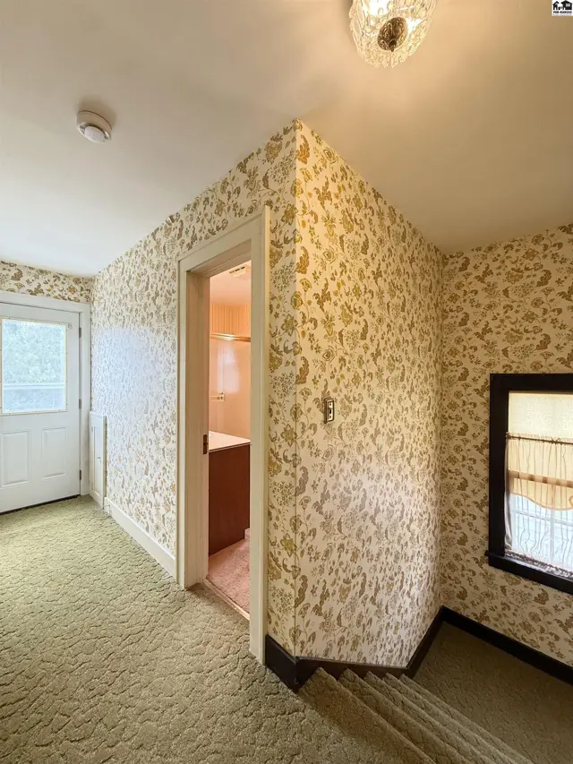 Photo of 115 E 14th Ave, Hutchinson, KS