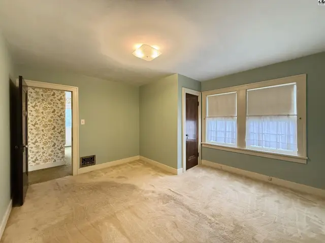 Photo of 115 E 14th Ave, Hutchinson, KS