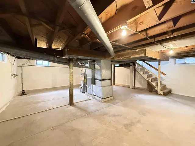 Photo of 115 E 14th Ave, Hutchinson, KS