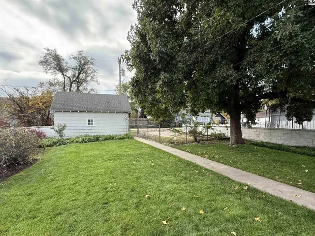 Photo of 115 E 14th Ave, Hutchinson, KS