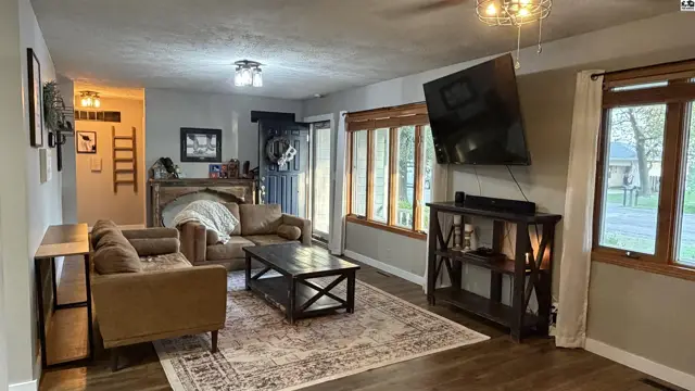 Photo of 120 W Fairview Rd, Canton, KS