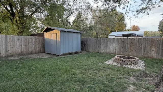 Photo of 120 W Fairview Rd, Canton, KS