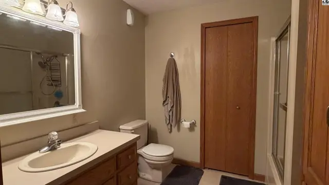 Photo of 120 W Fairview Rd, Canton, KS