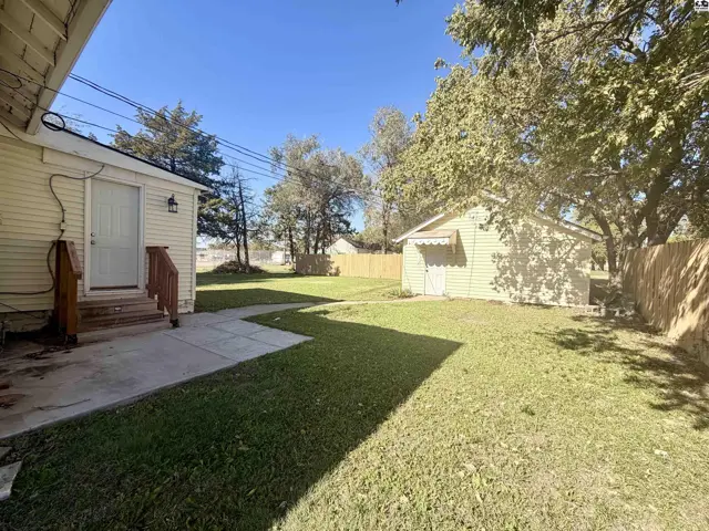 Photo of 316 W Sherman Ave, Hutchinson, KS