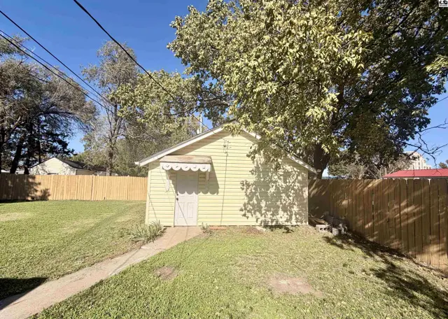 Photo of 316 W Sherman Ave, Hutchinson, KS