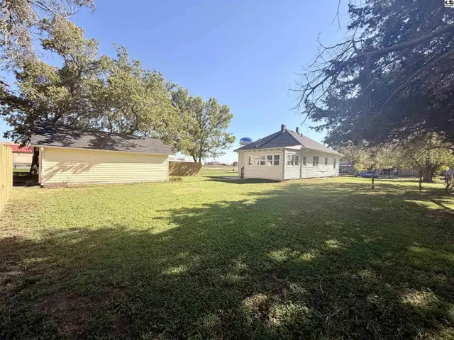 Photo of 316 W Sherman Ave, Hutchinson, KS