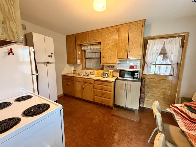 Photo of 1000 W 18th Ave, Hutchinson, KS