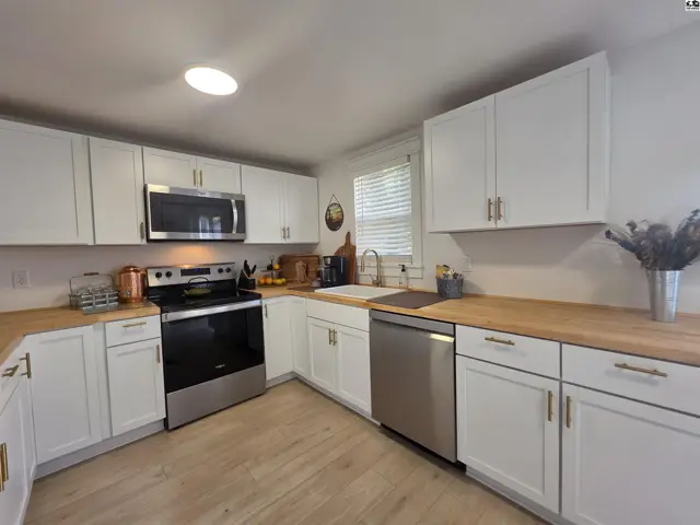 Photo of 321 N Harrison St, Lindsborg, KS