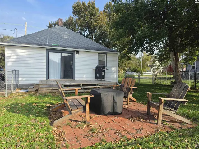 Photo of 321 N Harrison St, Lindsborg, KS