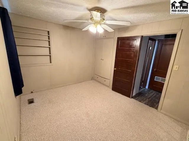 Photo of 831 N Barber St, McPherson, KS