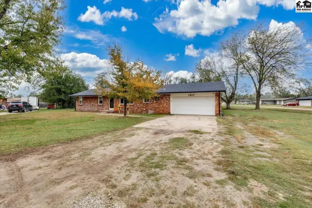 Photo of 1807 Tracy Lane Terr, Hutchinson, KS