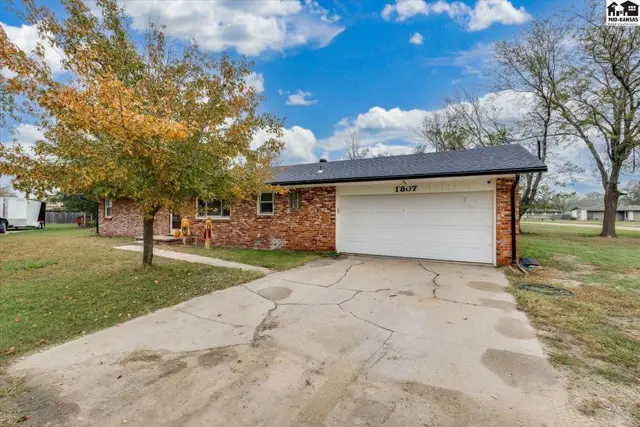 Photo of 1807 Tracy Lane Terr, Hutchinson, KS