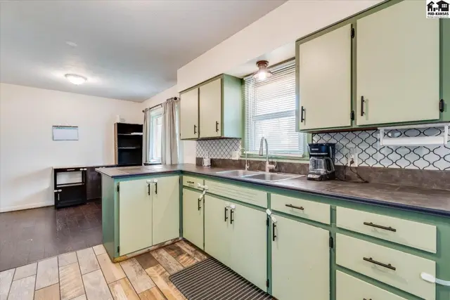 Photo of 1807 Tracy Lane Terr, Hutchinson, KS