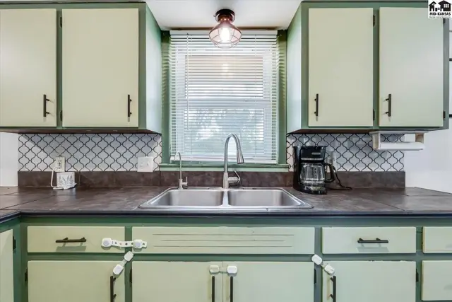 Photo of 1807 Tracy Lane Terr, Hutchinson, KS