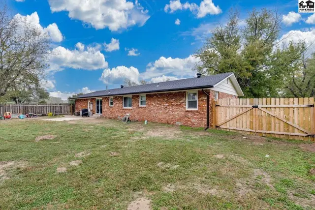 Photo of 1807 Tracy Lane Terr, Hutchinson, KS