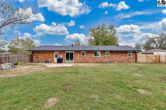Photo of 1807 Tracy Lane Terr, Hutchinson, KS